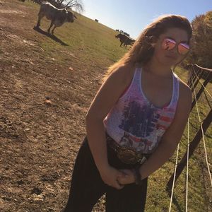 Meet your Posher, Alyssa